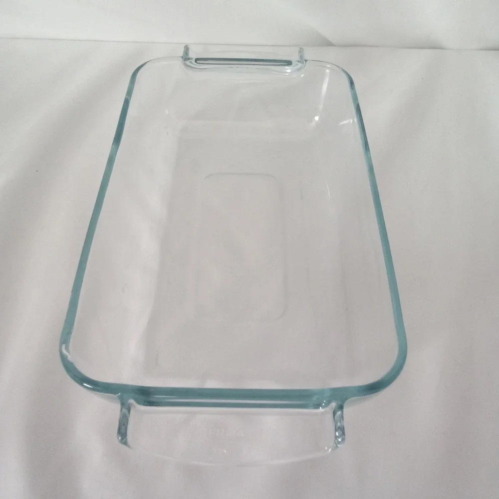 Pyrex de Corning France 235 V Clear Glass Rectangular Baking Dish with Handles